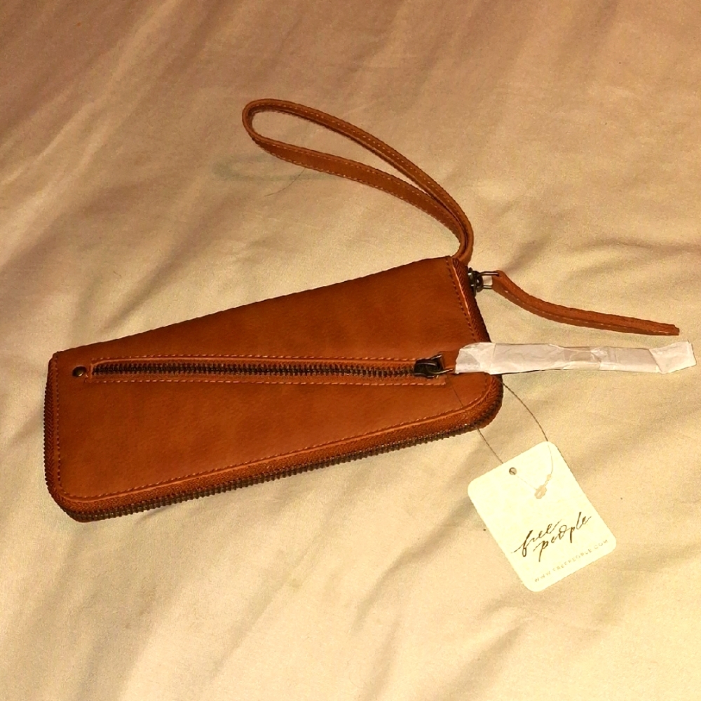 NWT Free People Brown Zippered Wallet - Picture 1 of 5